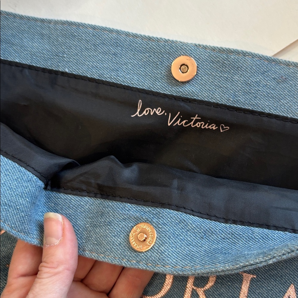 Victoria’s Secret Denim Blue Tote Black Straps Stud Detail Logo Bag - Picture 13 of 15